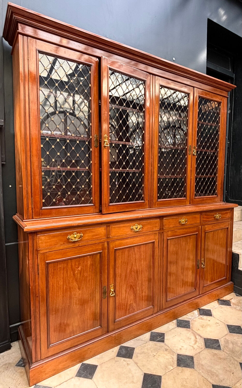 Large English library from the 19th century in mahogany.