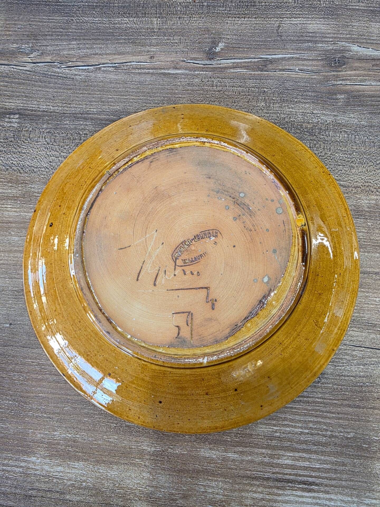 Plate of art Vallauris Foucard-Jourdan 1959 Incised profile decoration