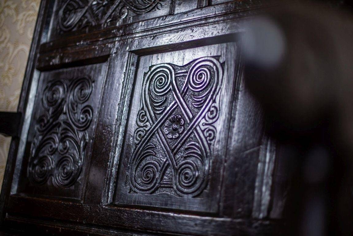 Antique Renaissance Revival Oak Bench, 1890s