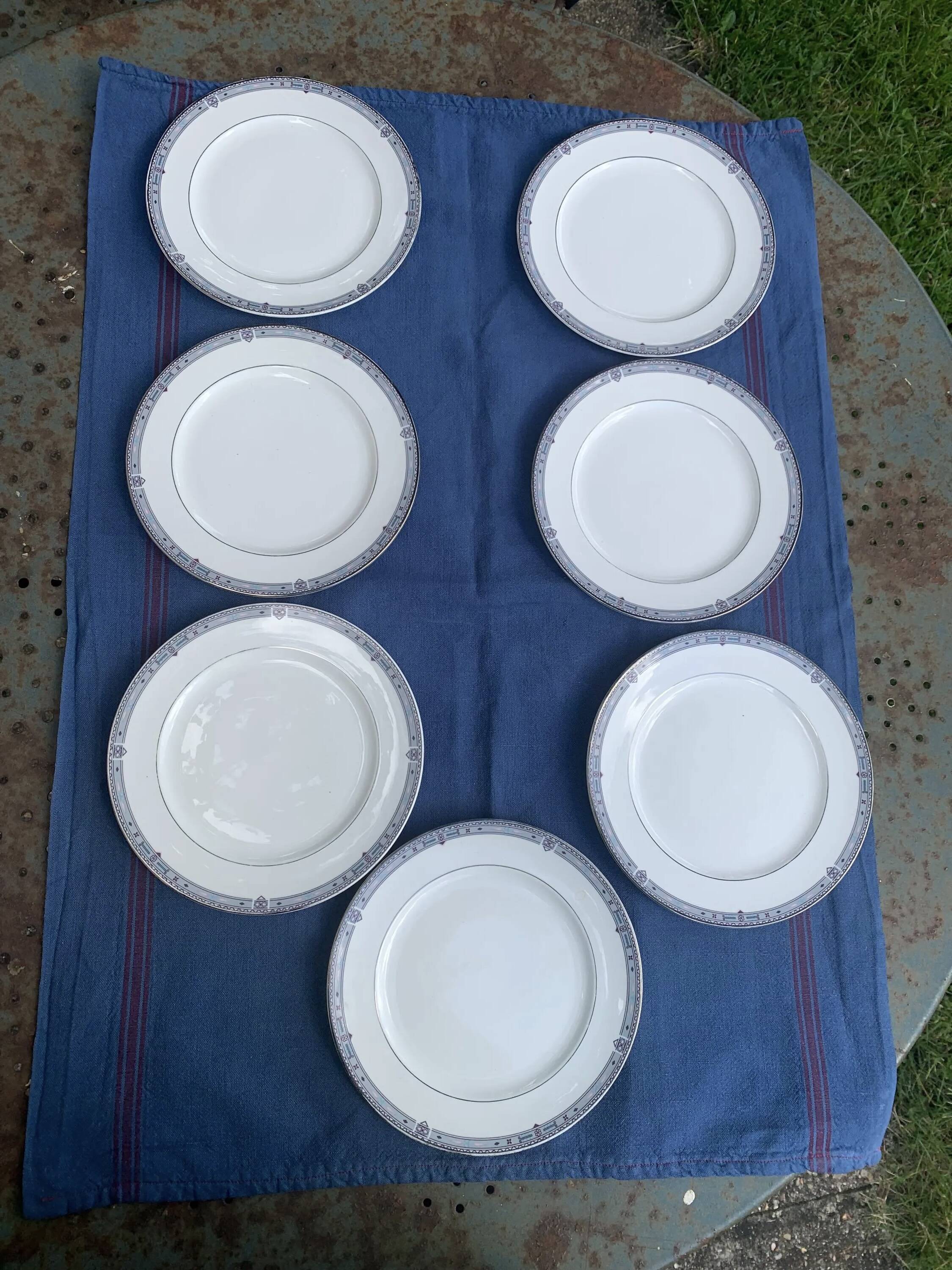 7 small plates in Royal Bone China porcelain, Maya model, Fine Bone