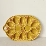 Vintage egg plate in majolica - 1970s