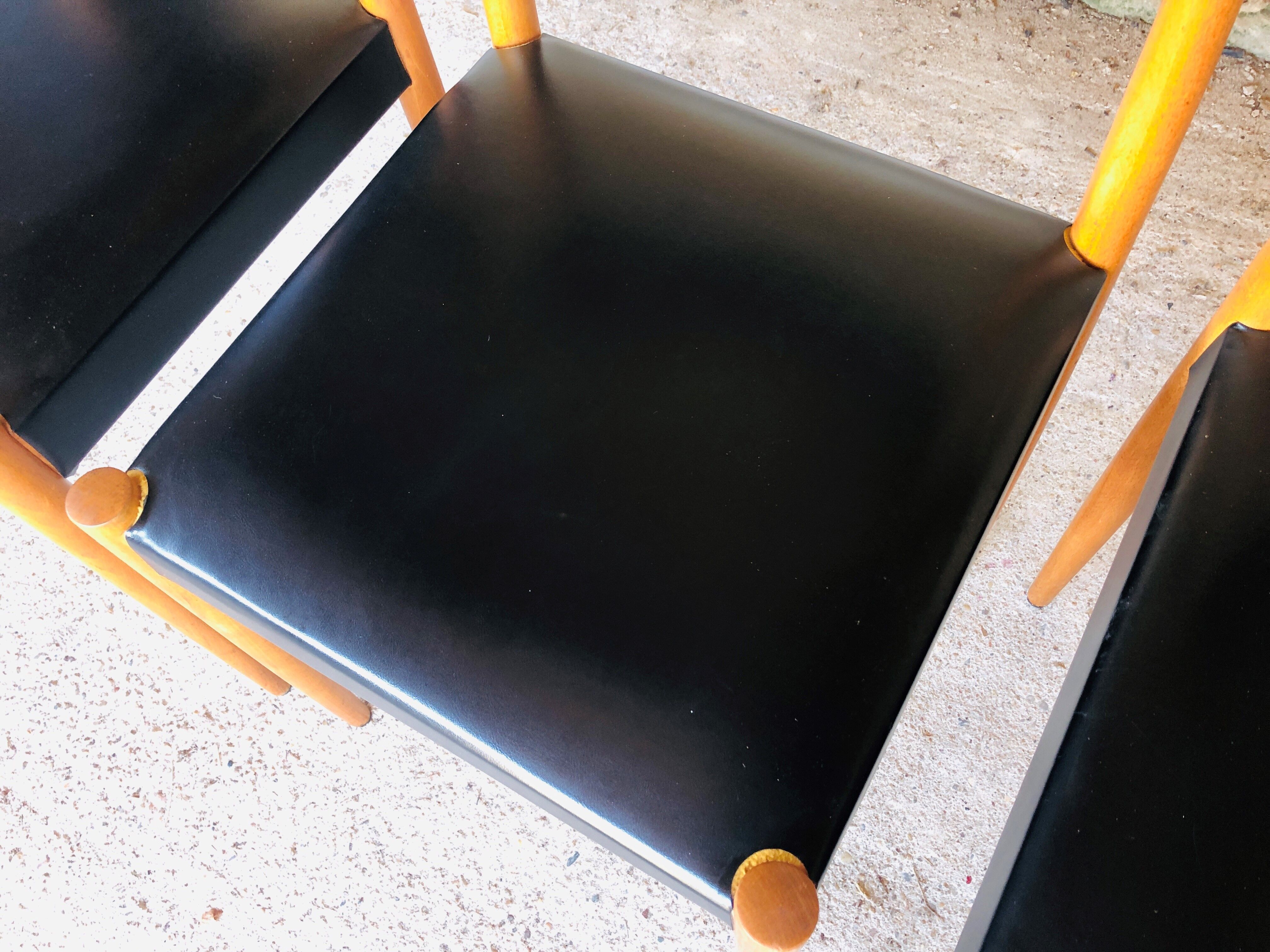 Set of 4 Scandinavian style dining chairs, circa 60