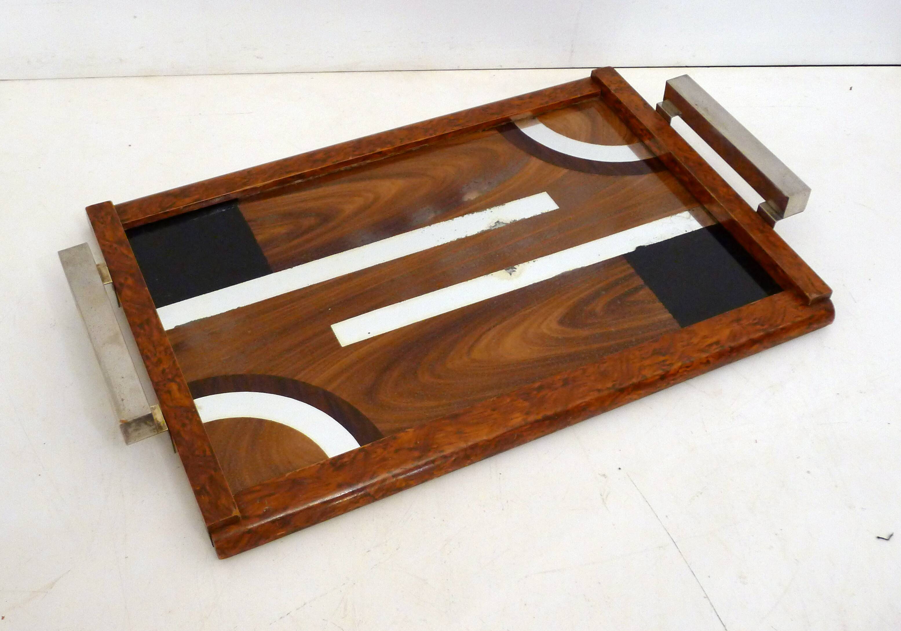 Art Deco graphic plateau