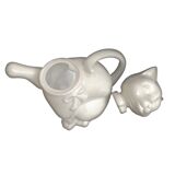 Small teapot in the shape of a cat
