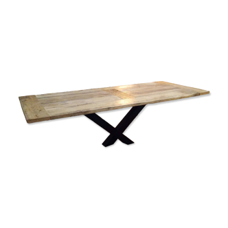 Farm table