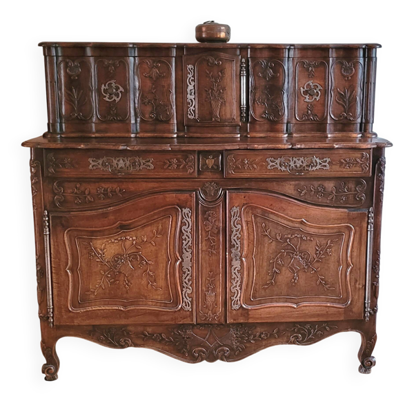 Buffet provençal à 2 corps en noyer massif, 18ème
