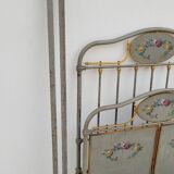Lit en fonte décorées de fleurs époque 19ème