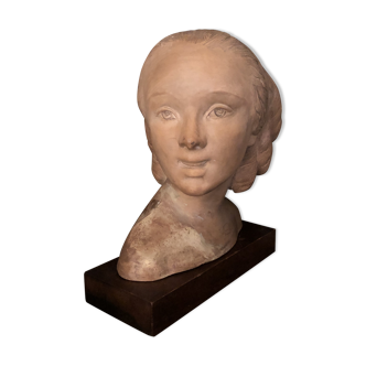 Bust of a young girl