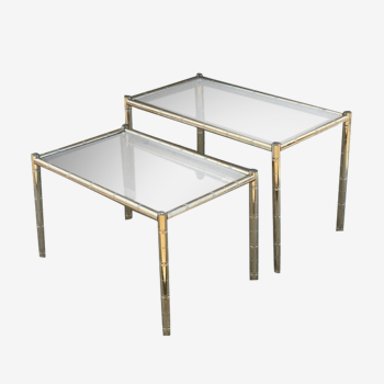 2 pull-out tables