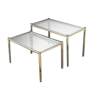 2 pull-out tables