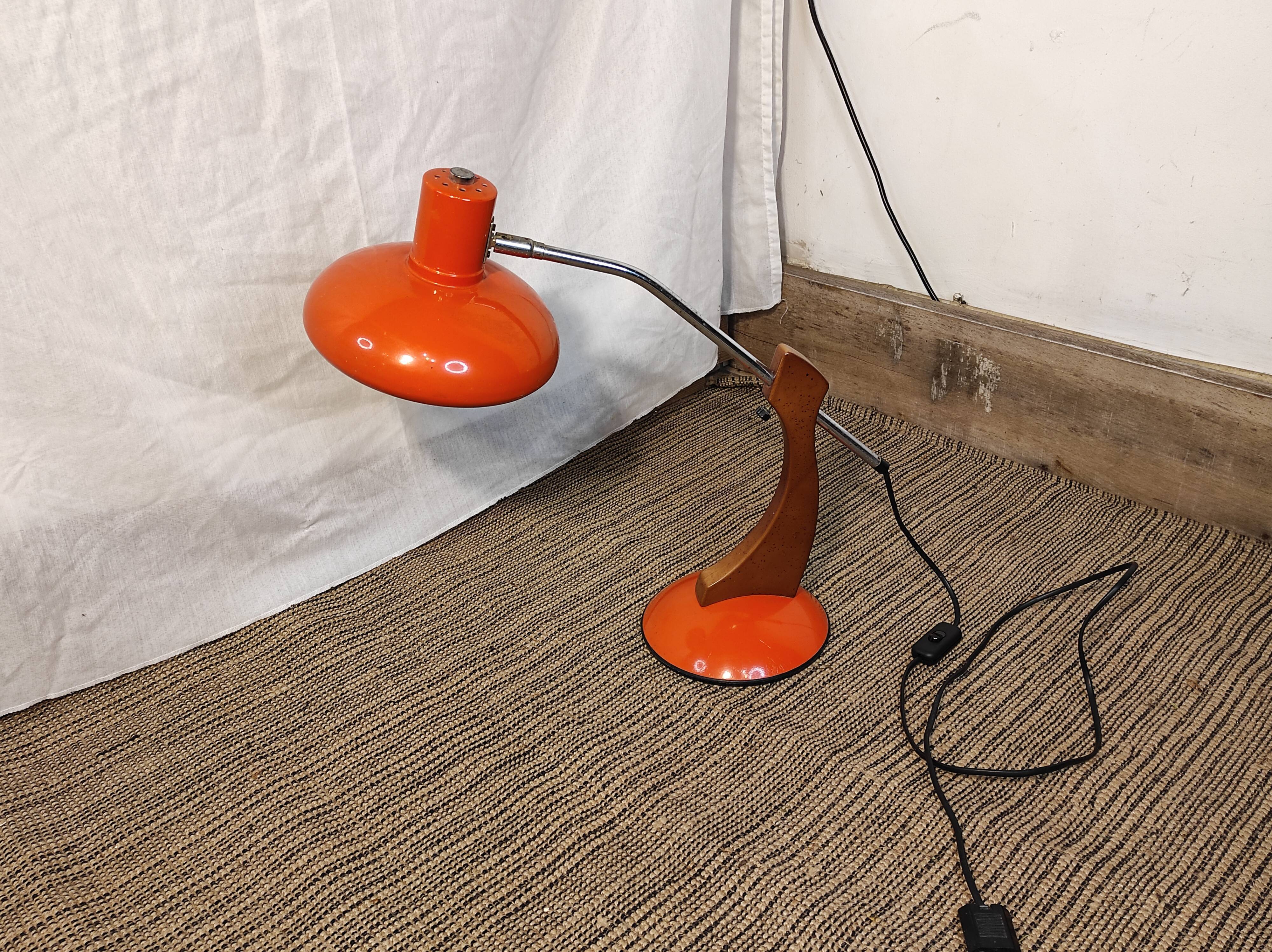 Desk lamp design 1970