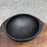 Ancient bowl, ethnic pottery in Colombian La Chamba ceramic.