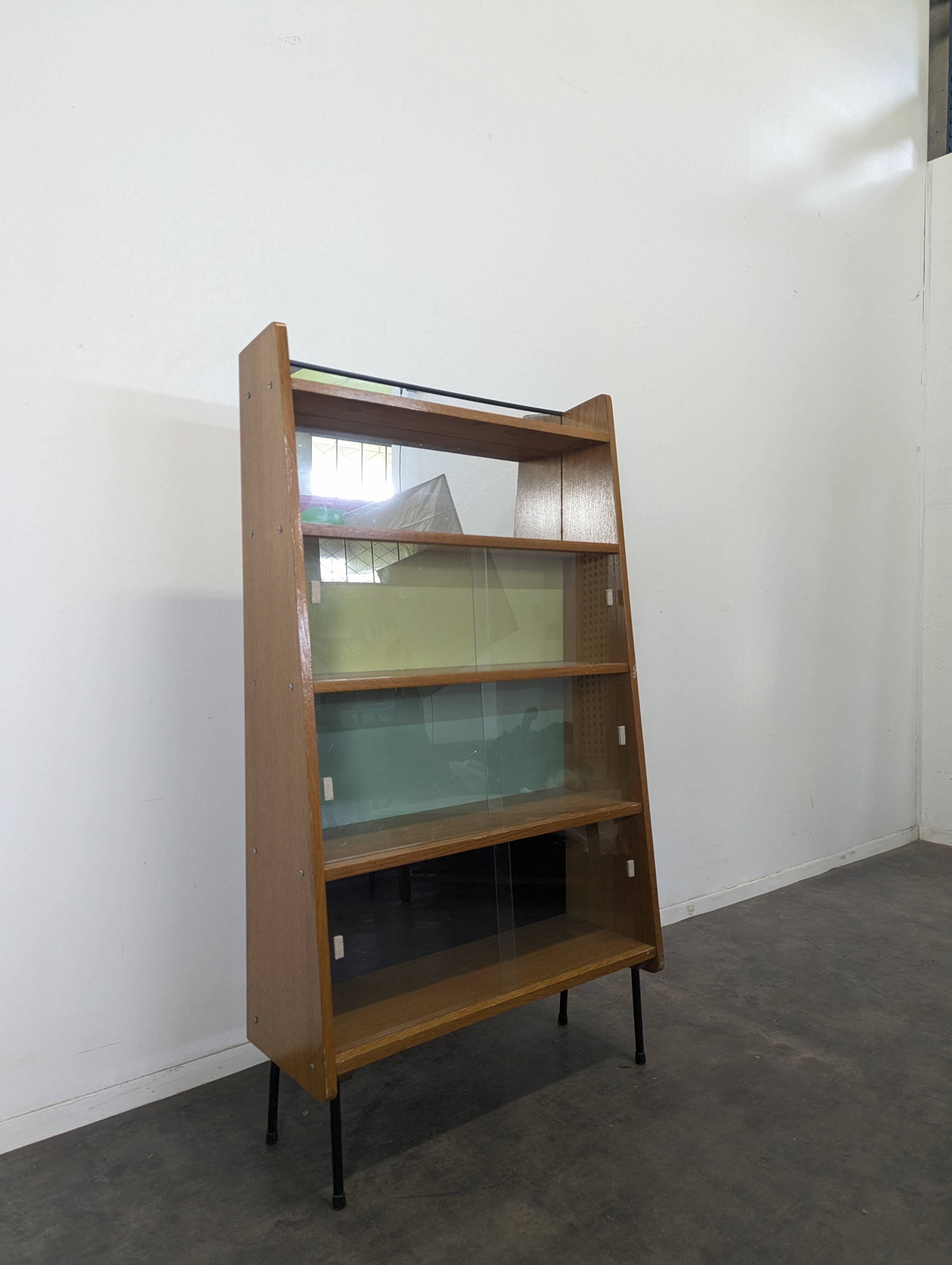Etagère dans le goût de Guariche, années 50