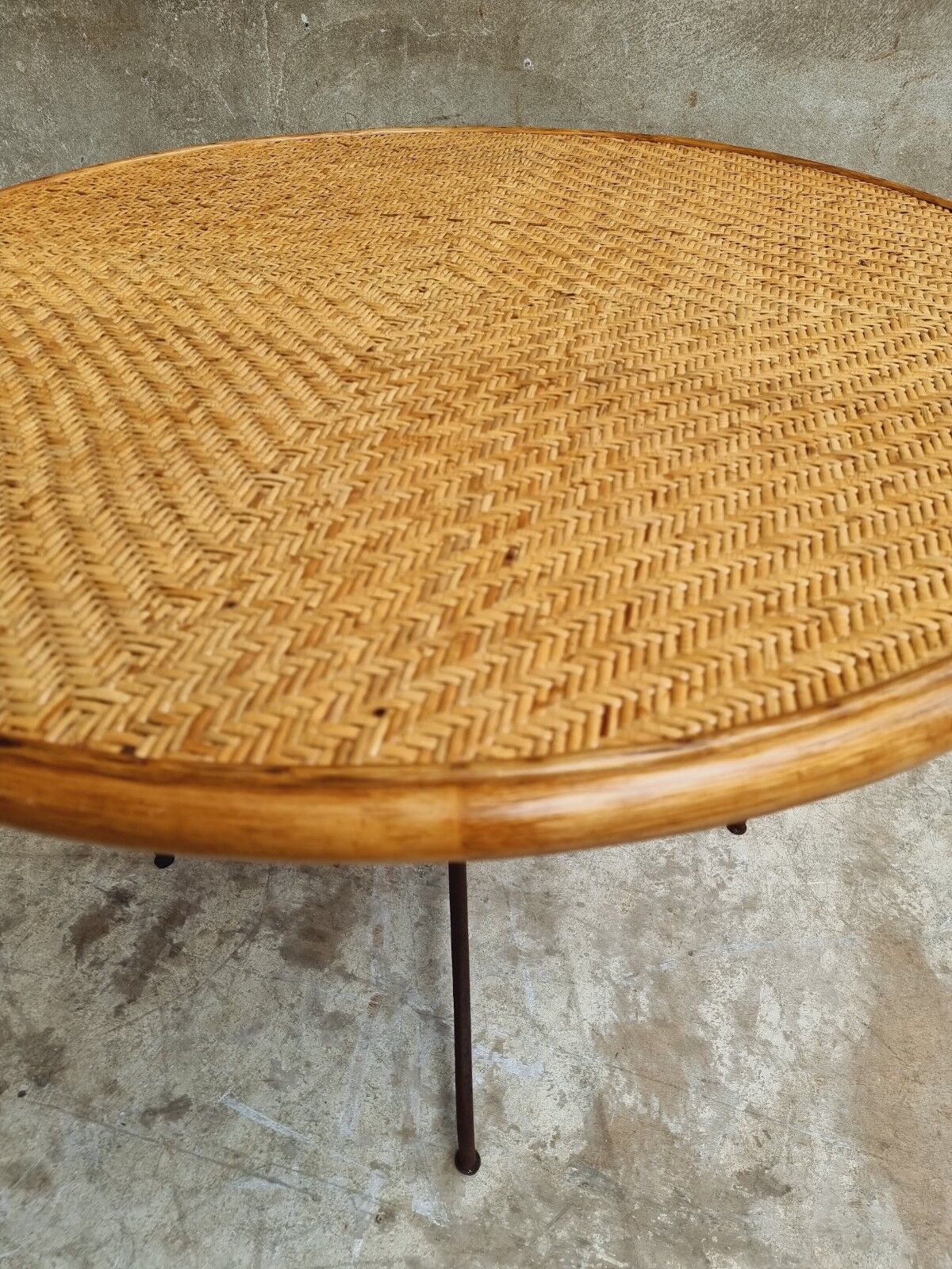 Vintage round table bamboo with iron base 105 cm