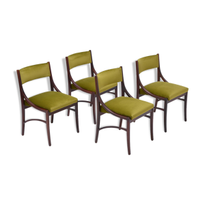 ensemble de quatre chaises