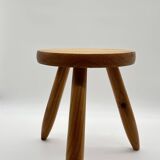Tripod shepherd's stool in pine