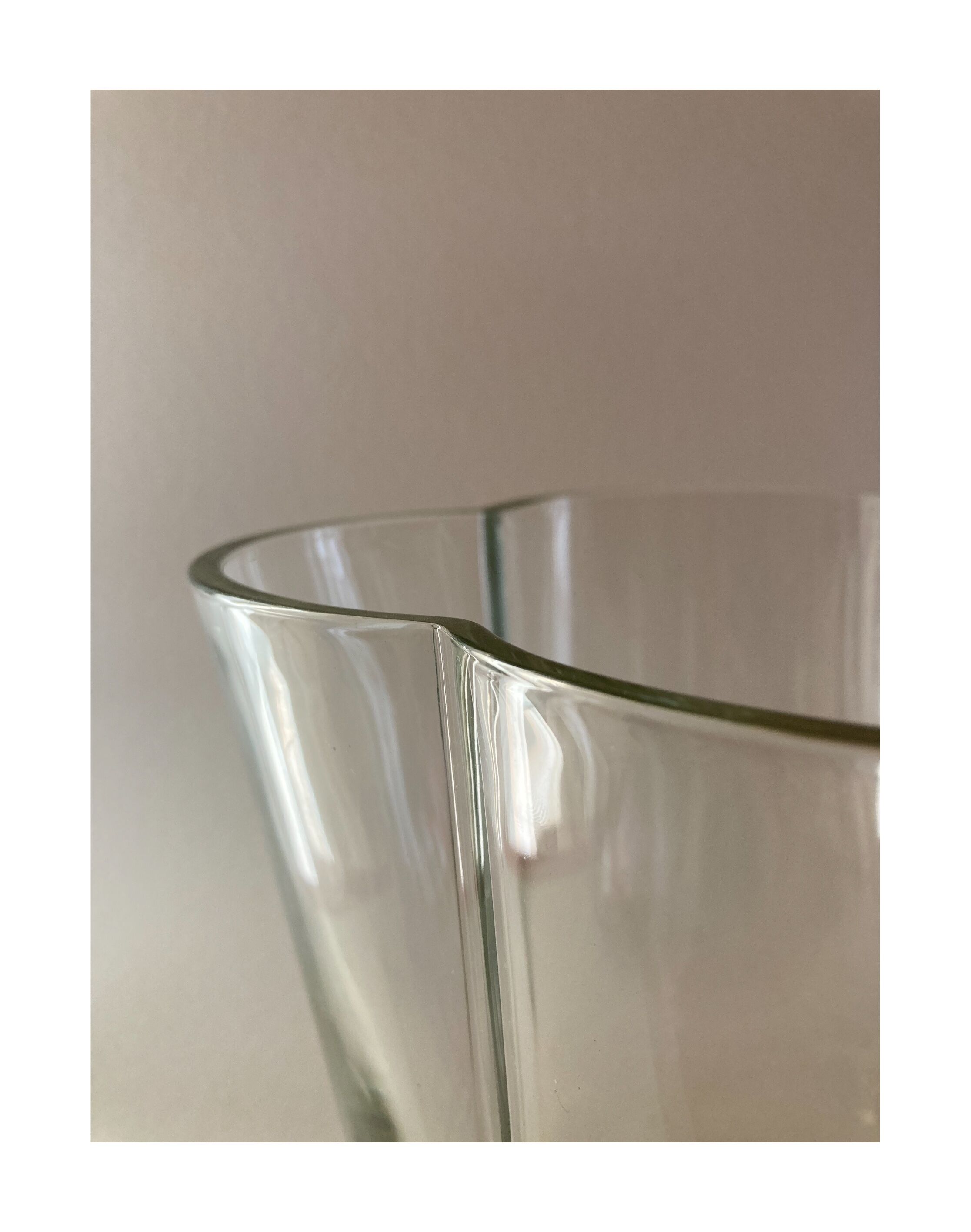 Glass vase