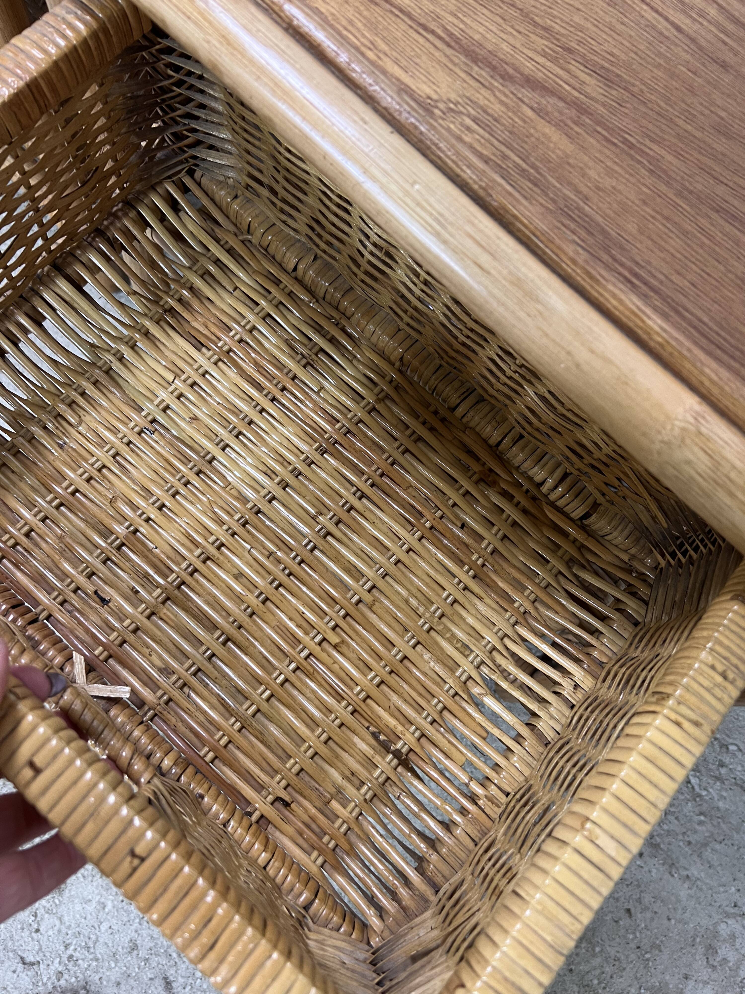 Set of 2 vintage wicker dressers / bedside tables