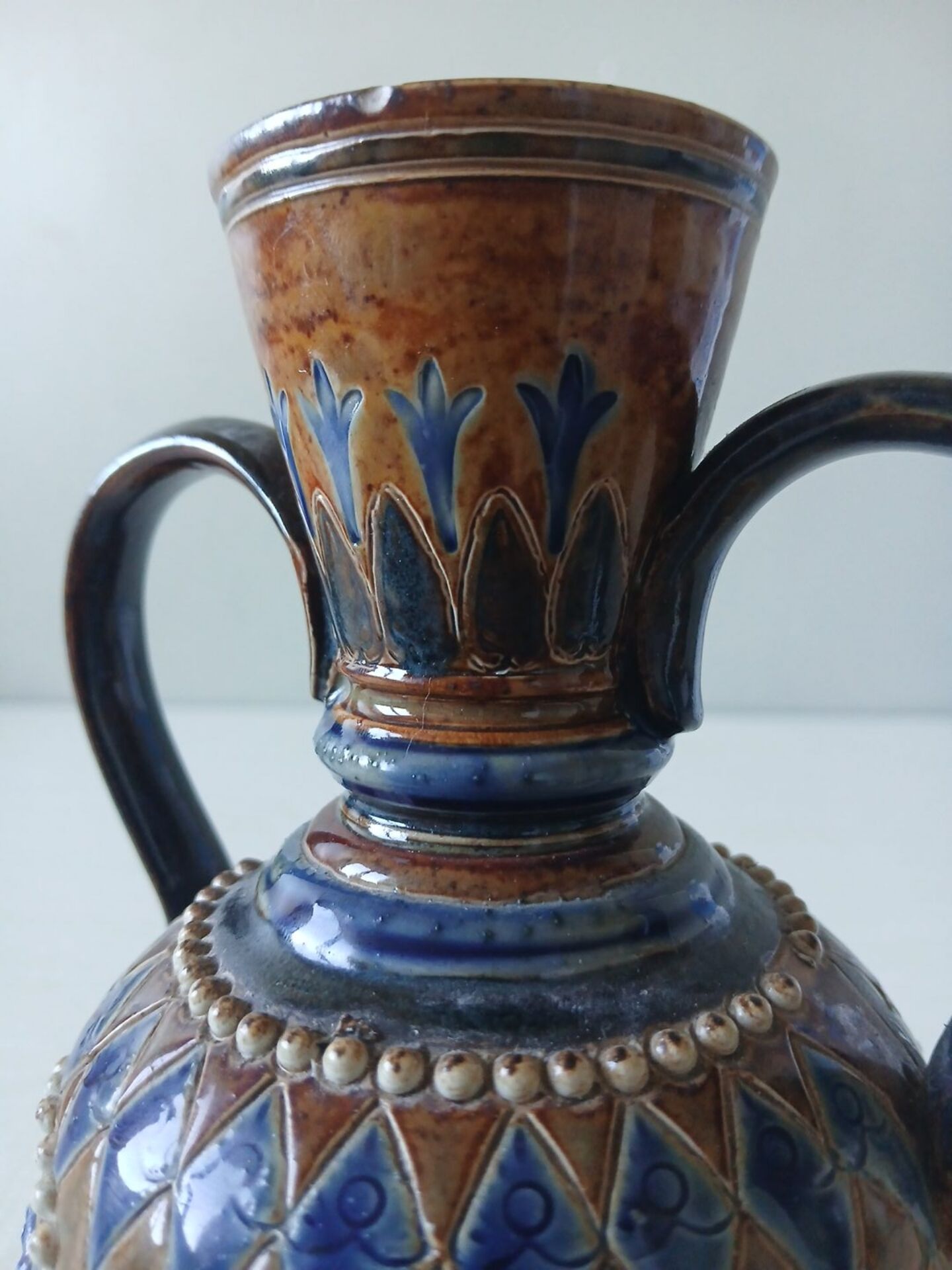 Doulton Lambeth vase 1895 – Ethel Beard & Florrie Jones – Art Nouveau