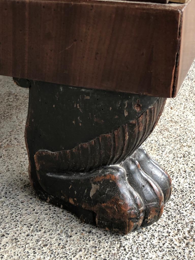 Commode retour d’égypte en acajou pieds griffes époque empire