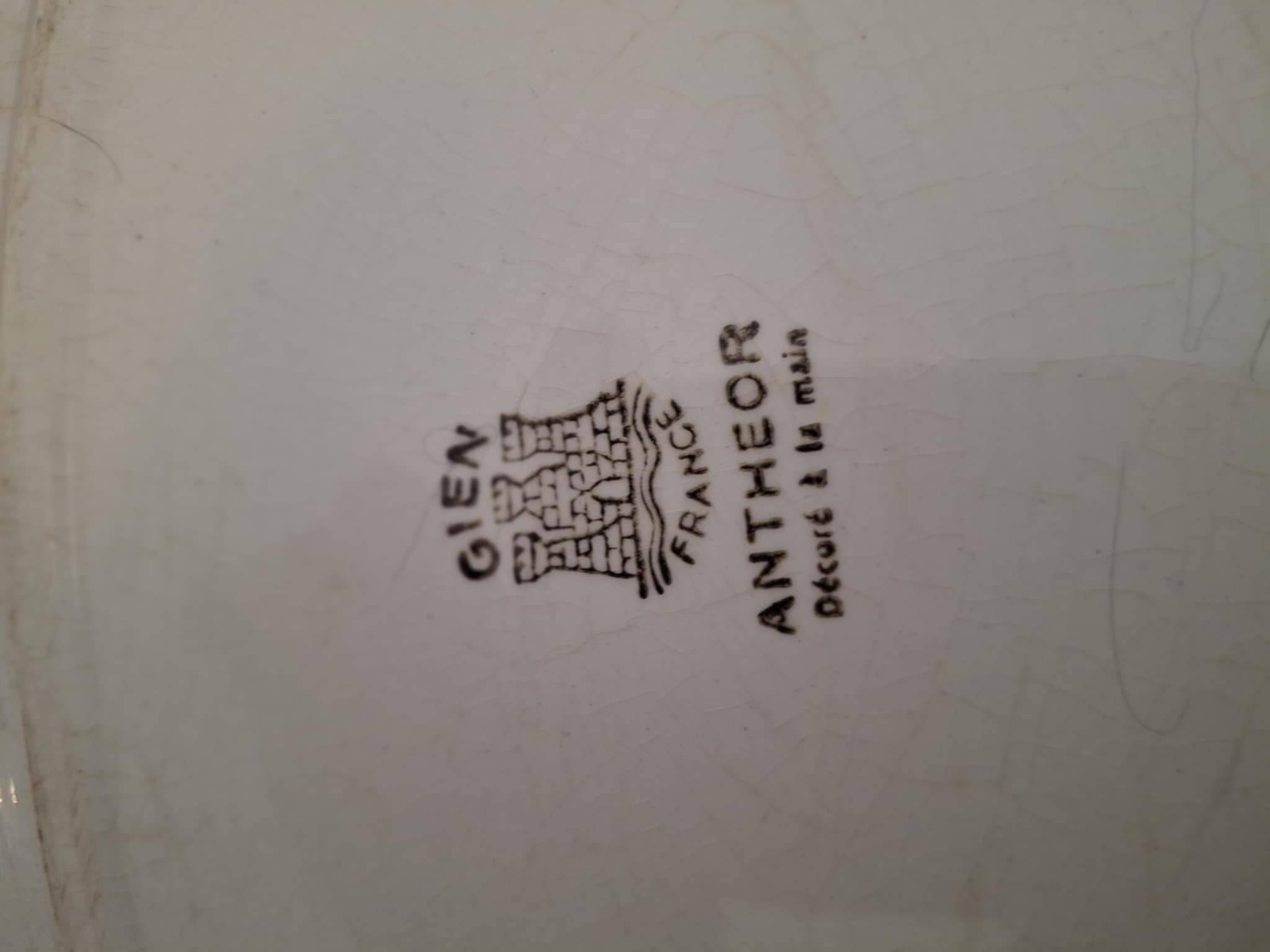 Oval earthenware plate Gien – Anthéor model – Hand-painted decoration