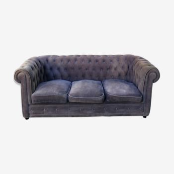 Canapé en tissu velouté mauve trois places Capitonné Chesterfield