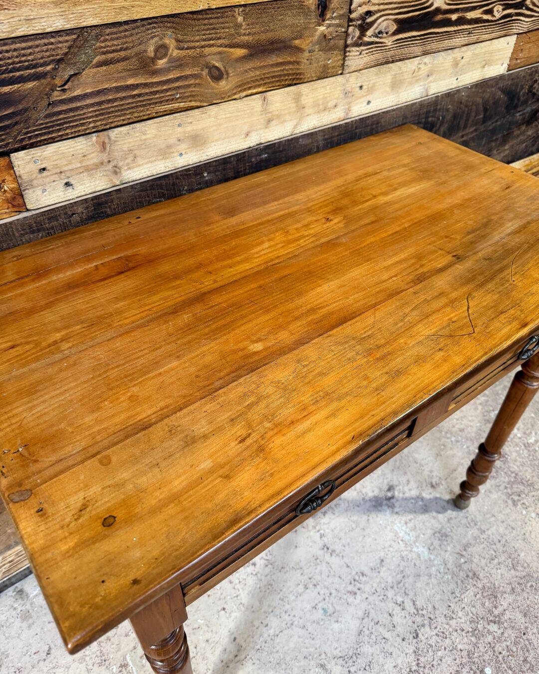 Petit bureau ancien