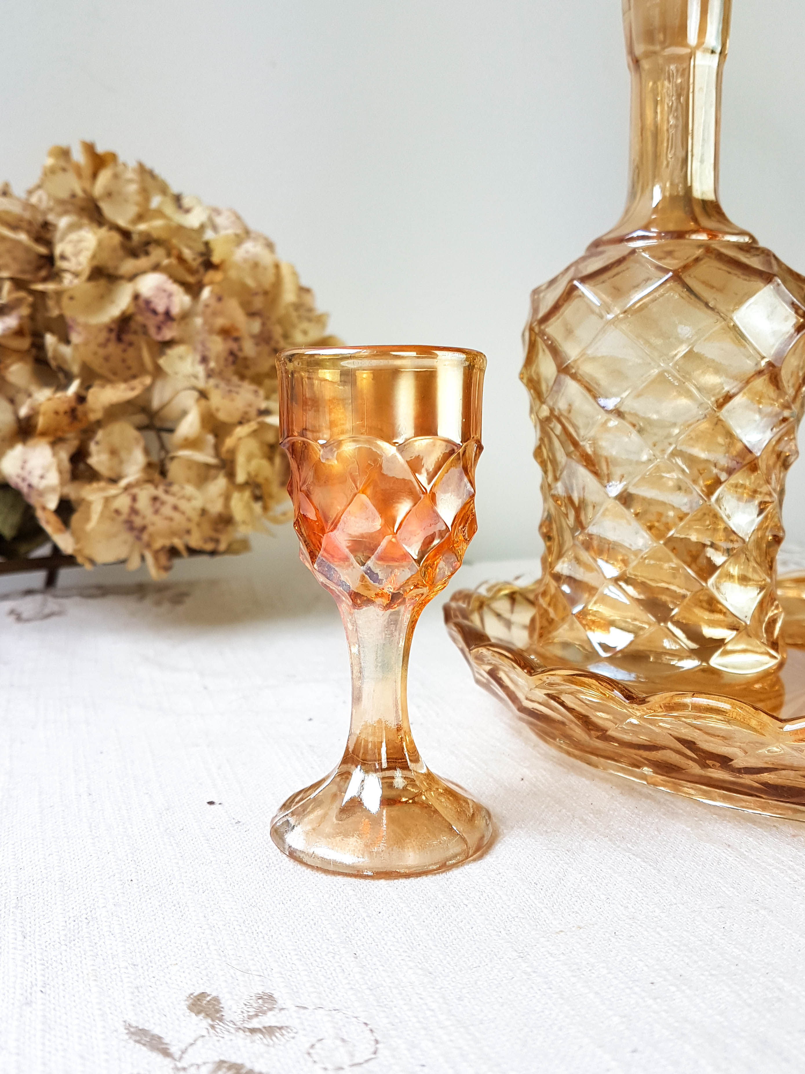 Amber glass liquor service