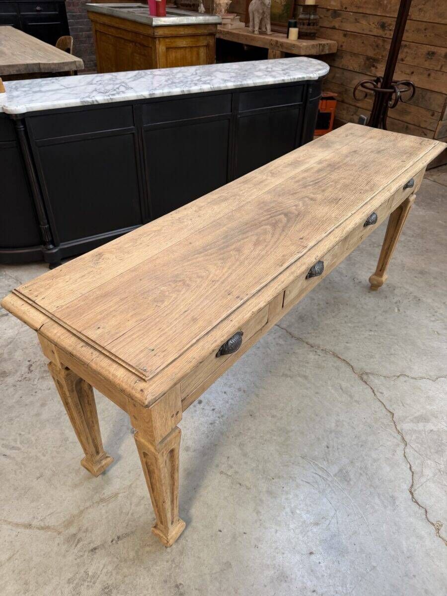 Oak console from the early 20th century.