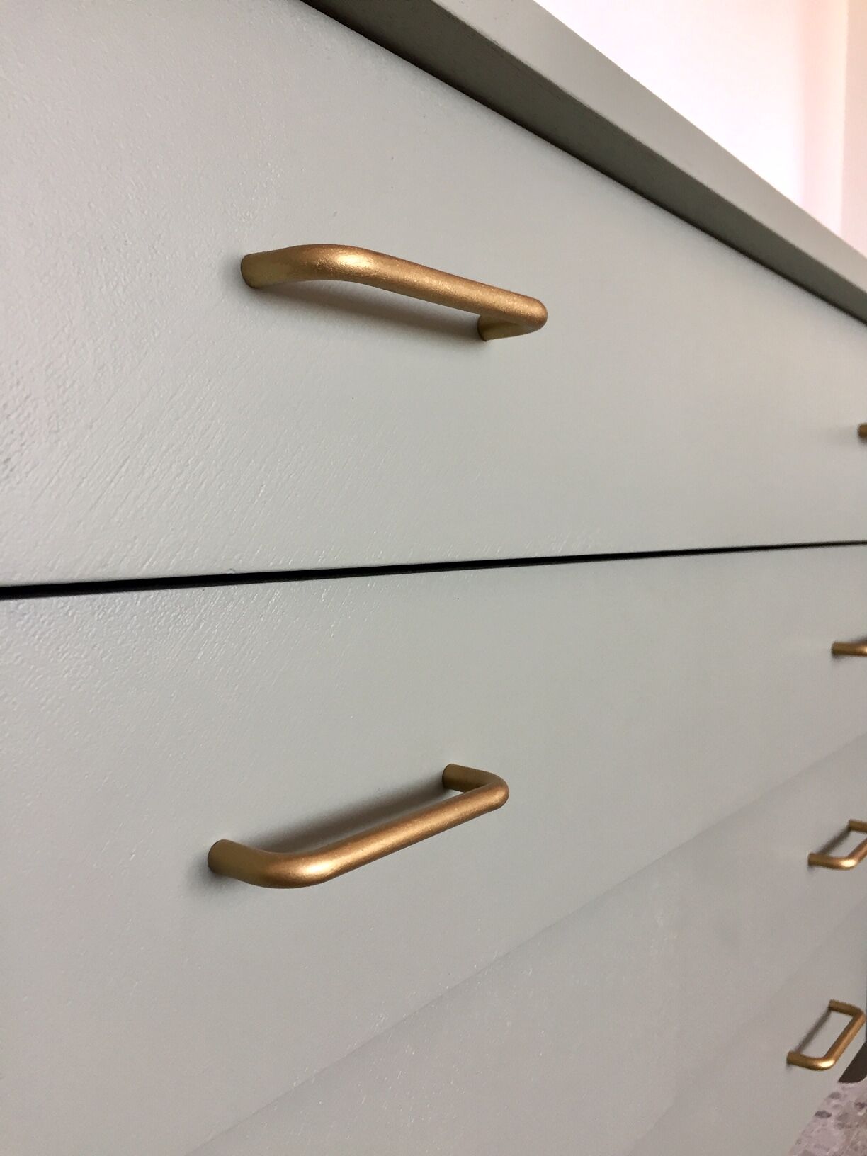 Vintage dresser compass feet