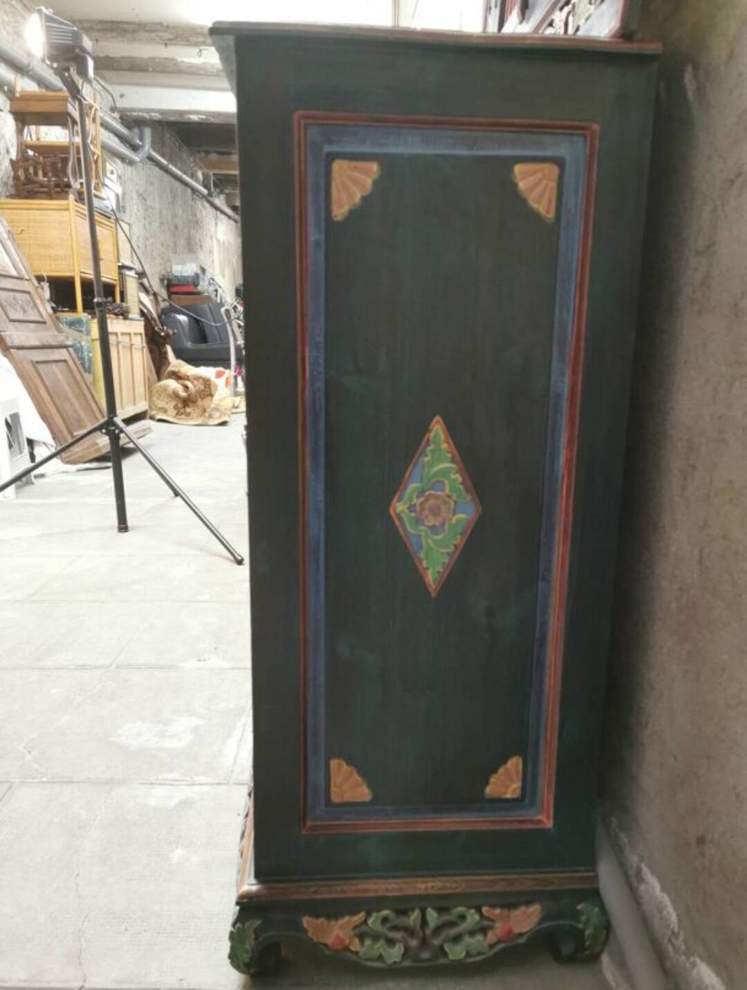 Buffet avec miroir balinais sculptés