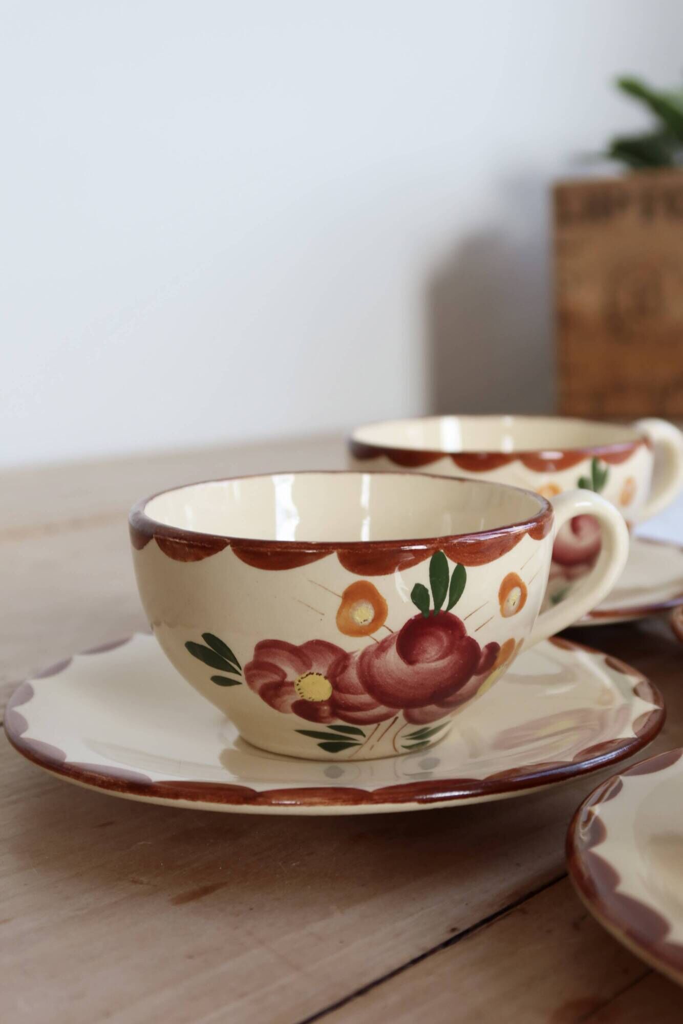 Vintage tea cups in Longchamp earthenware - Agen model
