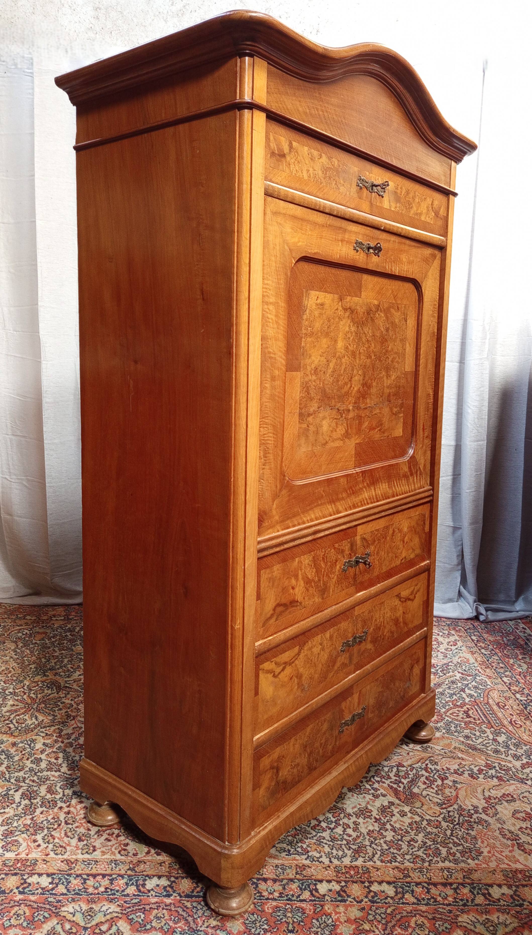 Secrétaire époque Art Nouveau en ronce de noyer