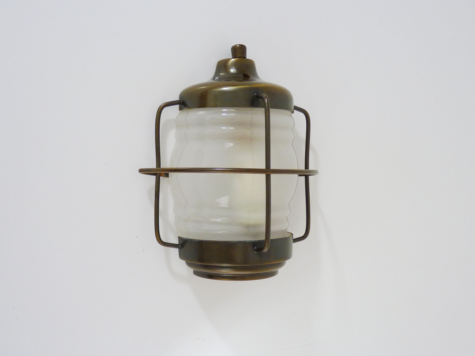 Old wall lamp type porthole in brass and glass. Navy style applique. Year 50
