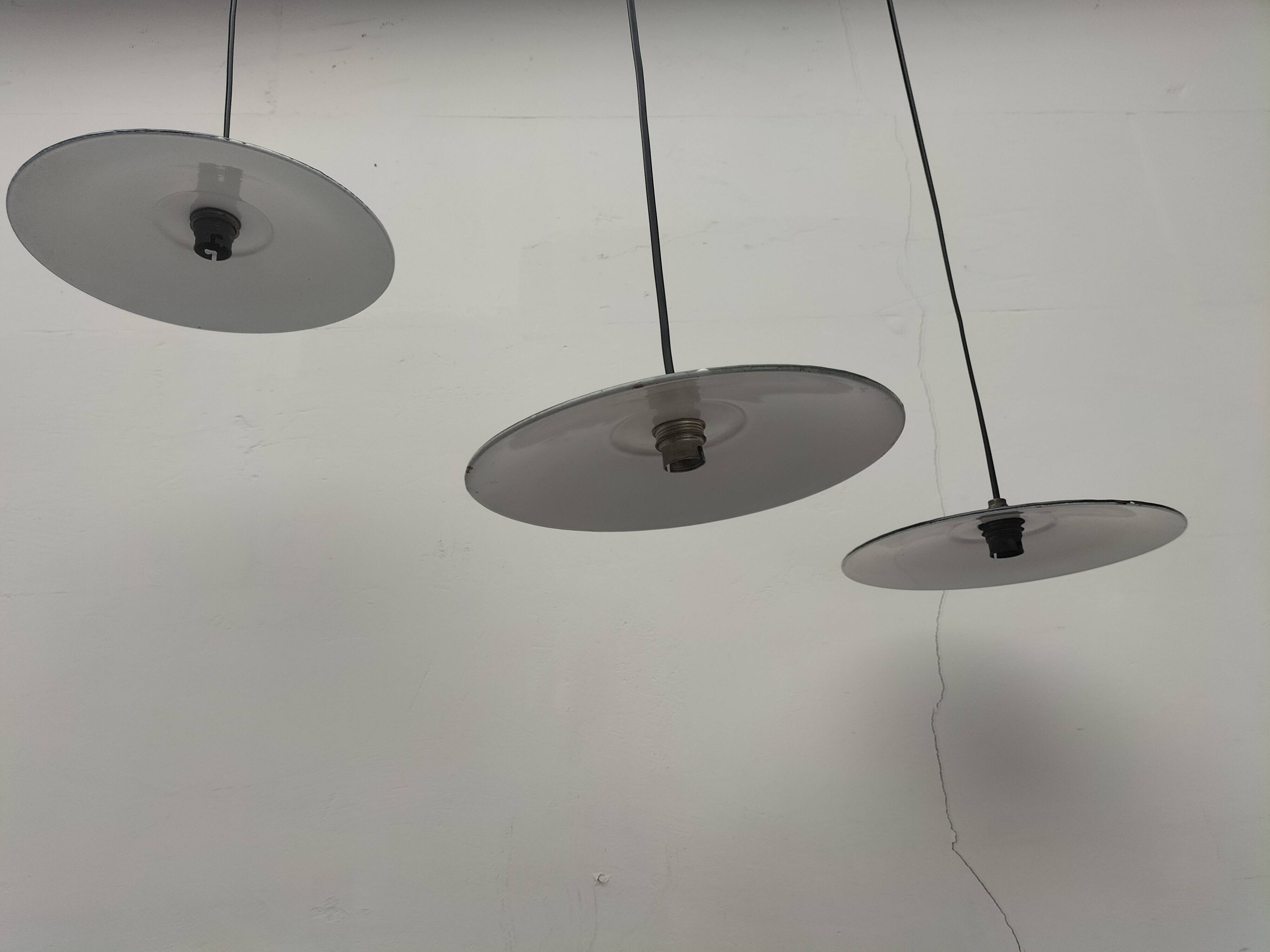 Suspensions tôle émaillée