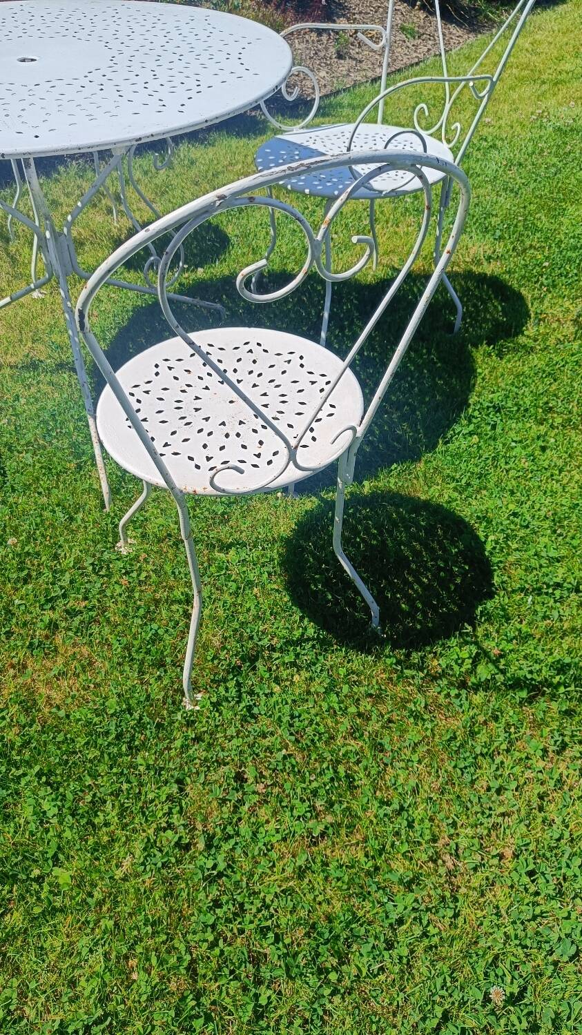 White wrought iron garden furniture