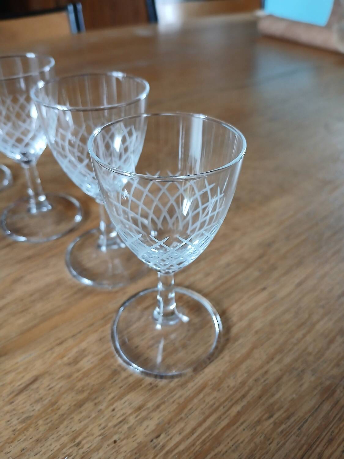 8 small vintage liqueur glasses