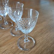 8 petits verres à liqueur vintages