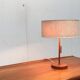 Lampe de table en teck type 25 milieu du siècle de Temde