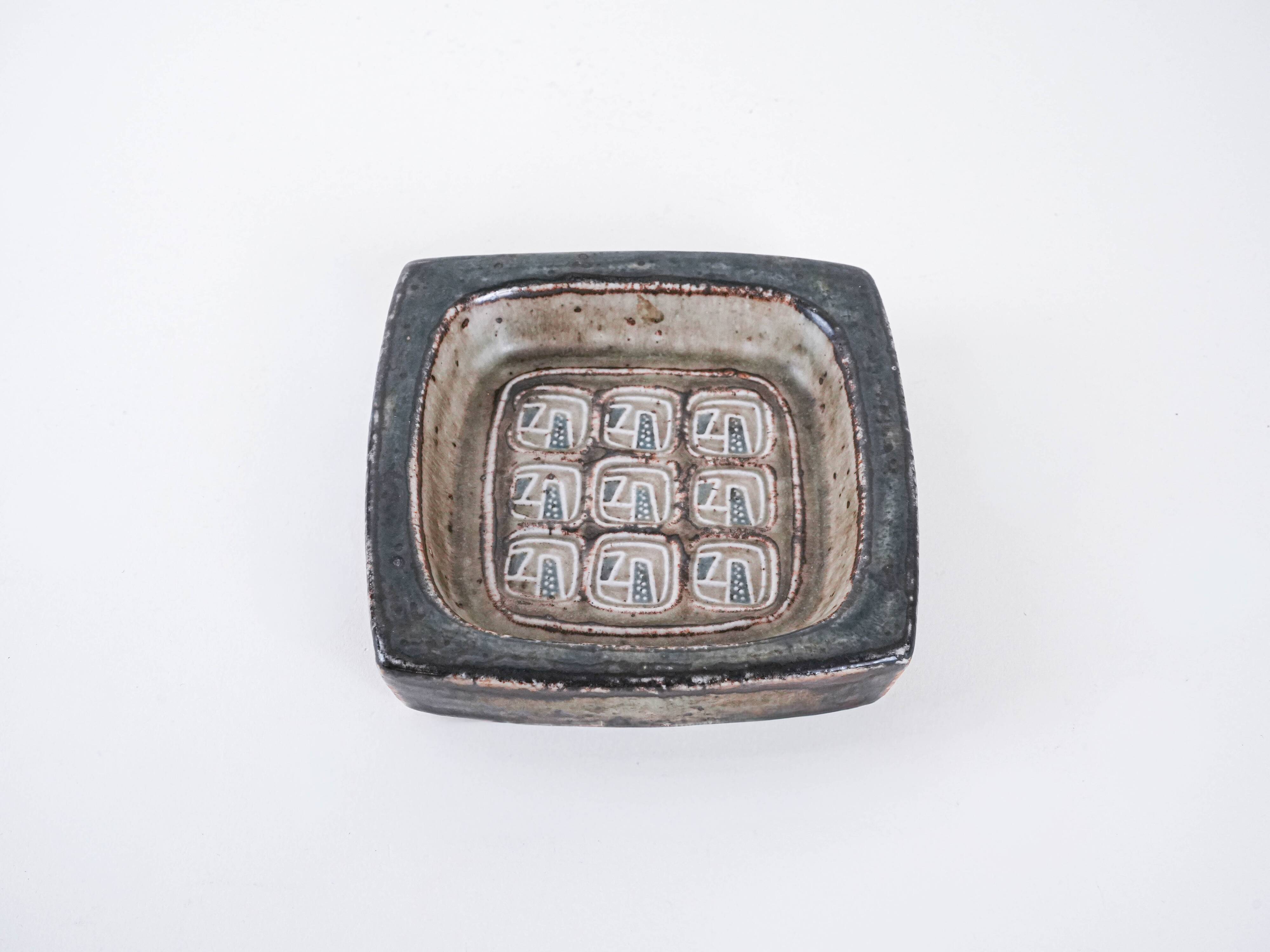 Vide poche en céramique BACA, design danois, années 1960, fabriqué par Royal Copenhagen.