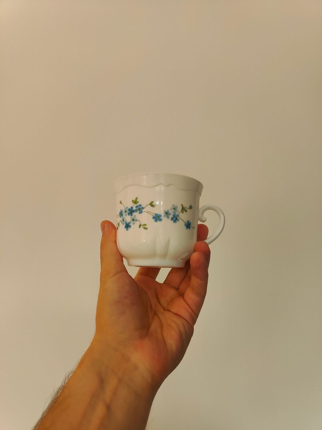 Set of 4 Arcopal cups