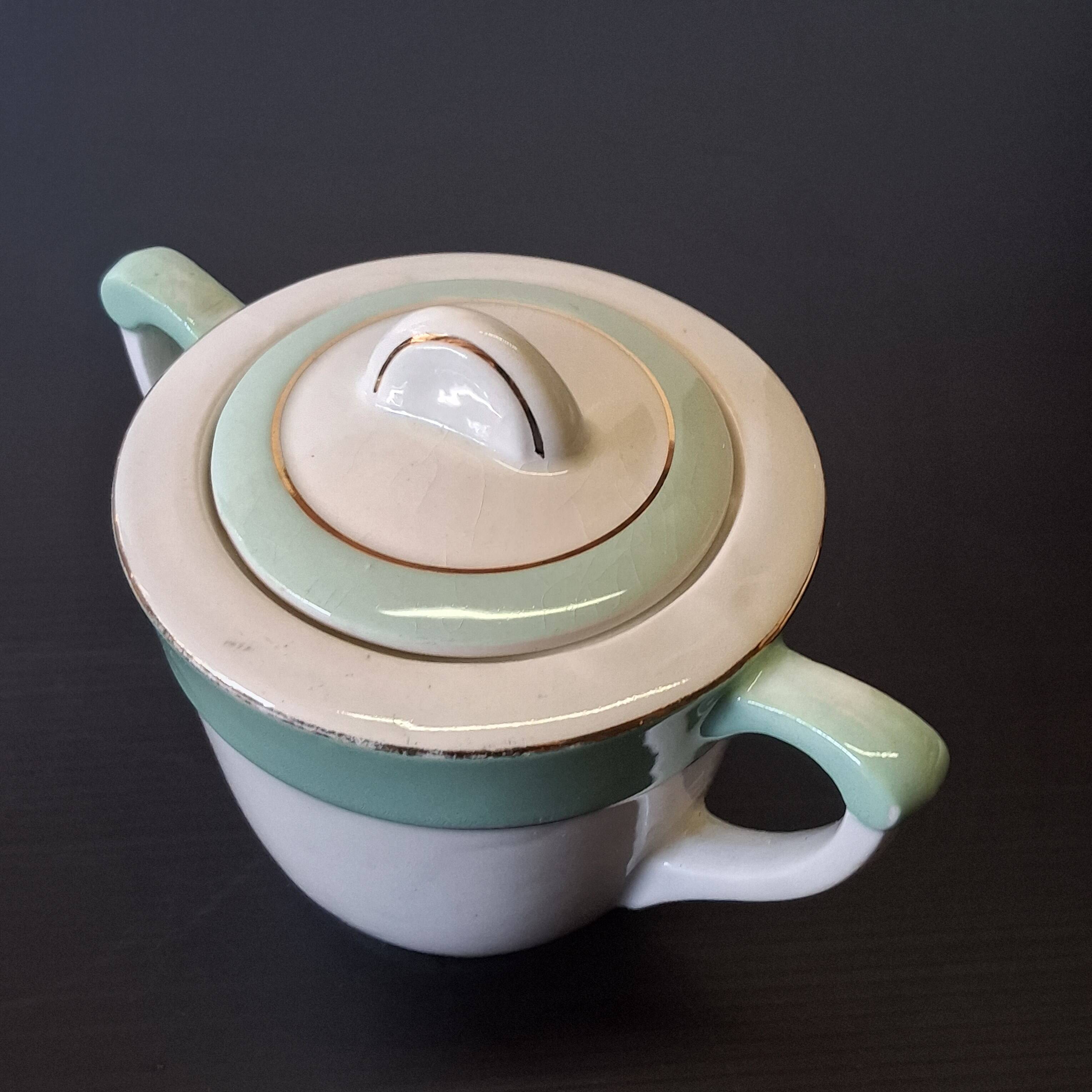 Old mint green sugar bowl from Moulin des Loups, model "Gondé", in good condition.