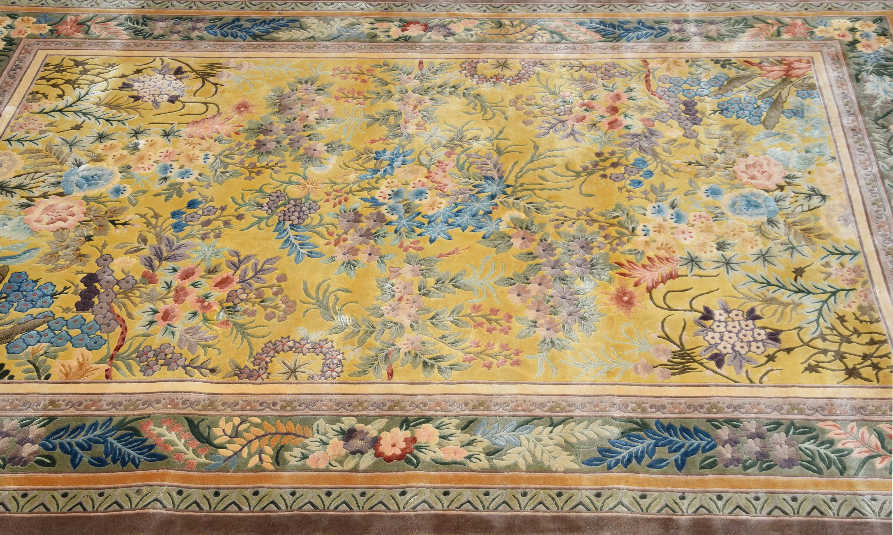 Chinese Art Deco Shanghai Rug: 100% Silk - Handmade: 2.00 X 3.00 M