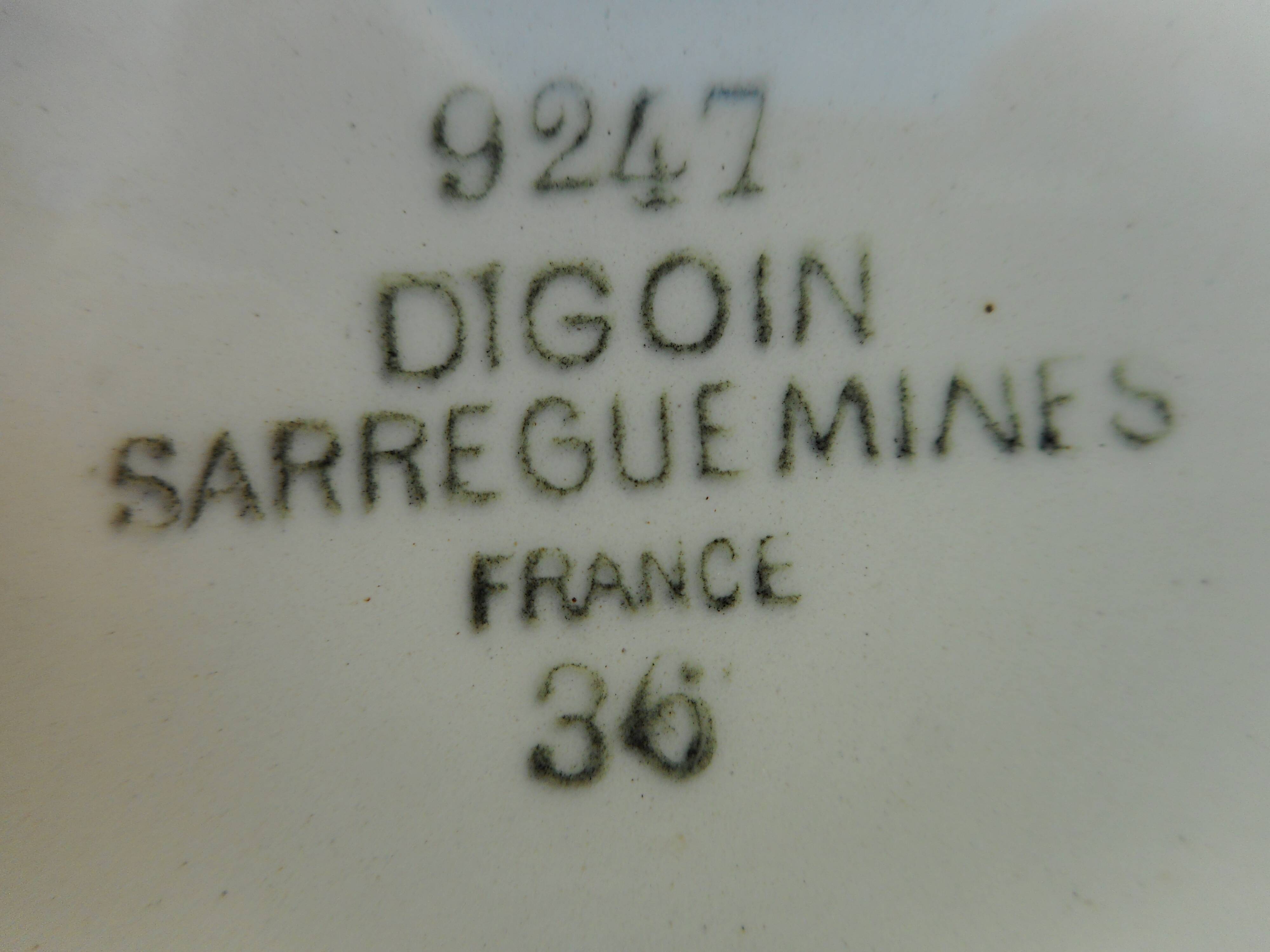 Cake earthenware dish