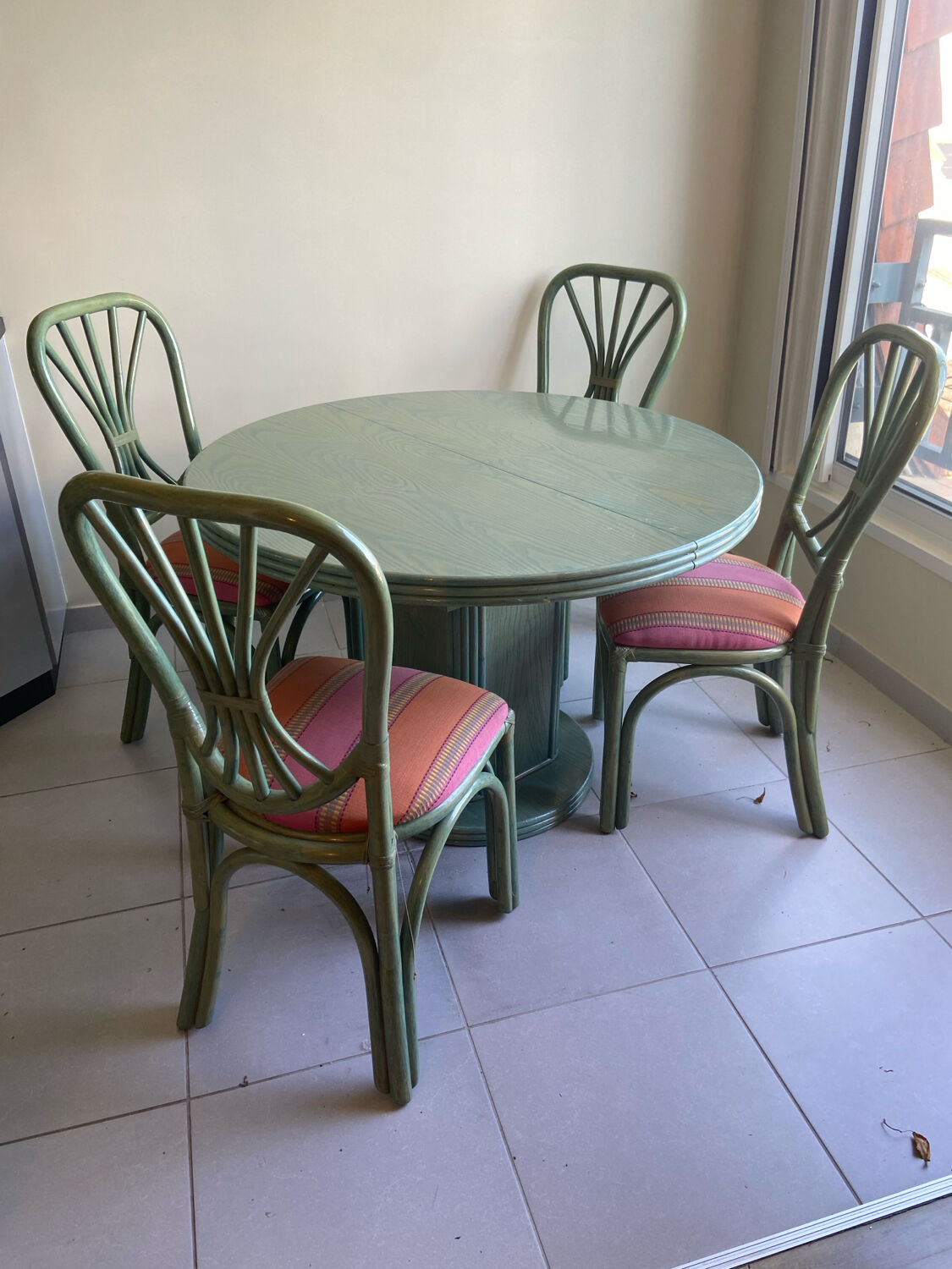 Dining table and 4 rattan chairs