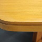 1970s Italian Extendable Dining Table in Maple Finish