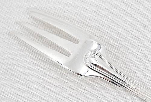 Sfam model Filet, 12 long cake forks, 16 cm, in silver-plated metal.