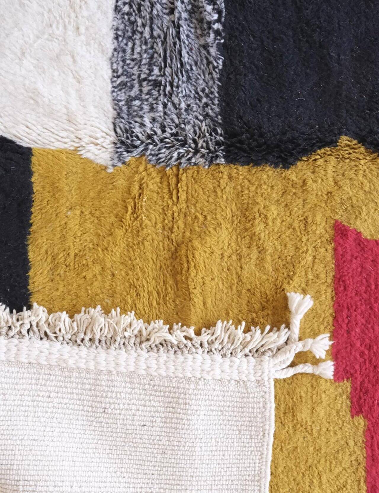 Traditional handmade Beni Ouarin rug size 150 x 250 cm