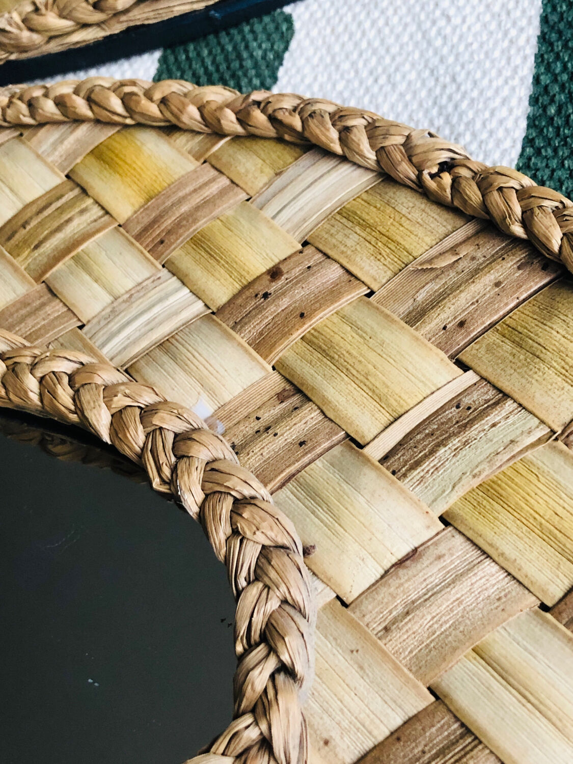 2 mirrors in natural basketry, 49x30 cm