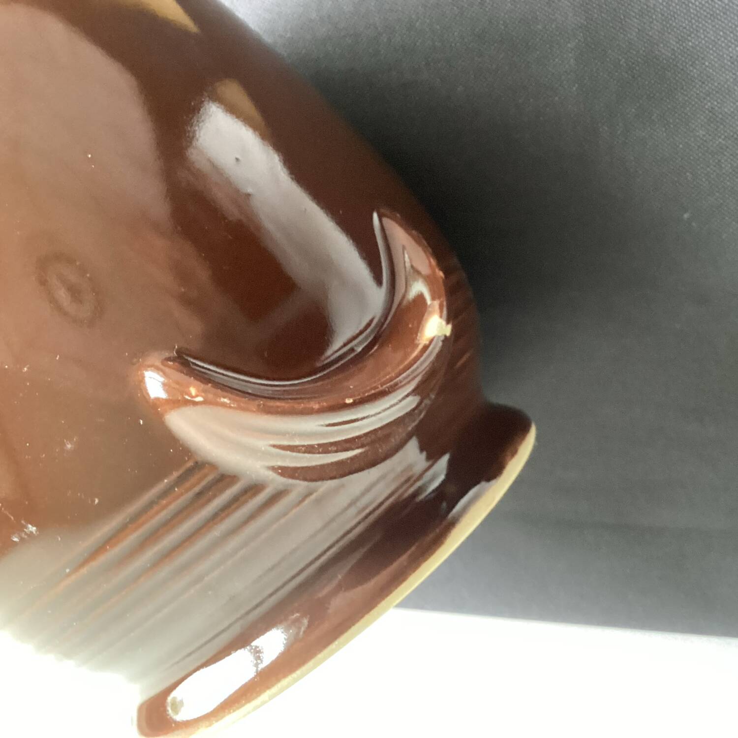 Enamelled stoneware pot